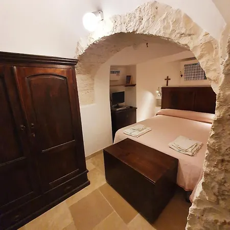 Holiday home Trullo Gaio - -valle D'itria- *
