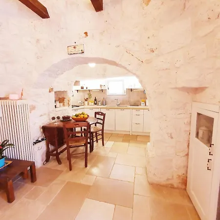Trullo Gaio - -valle D'itria- *