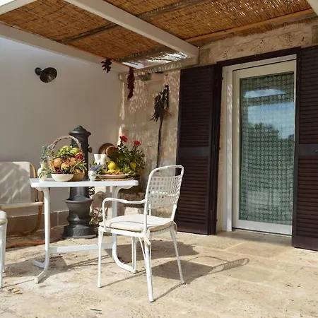 Trullo Gaio - -valle D'itria- * Ostuni